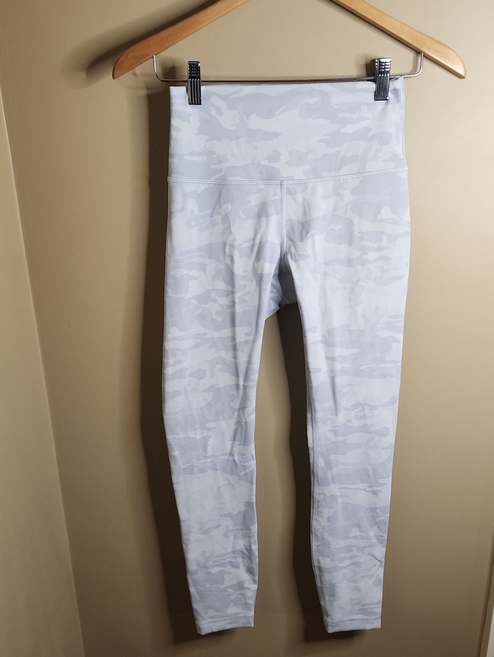 Lululemon Wunder Under High-Rise Tight 25" *Luxtreme. Size 6. #W5CQUS